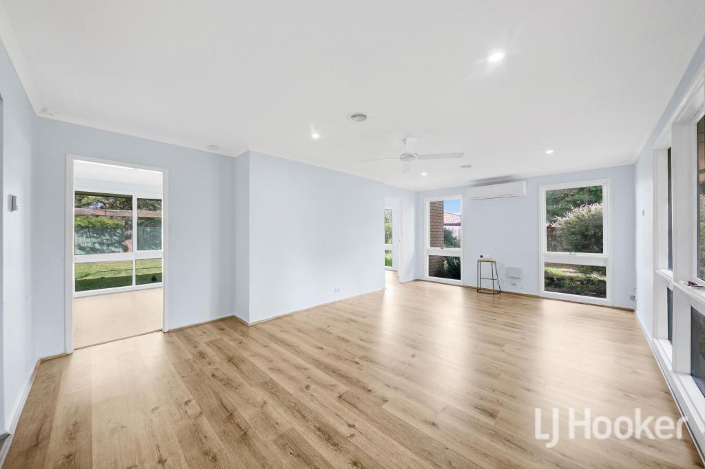 6 Kingsley Pl, Melton West, VIC 3337