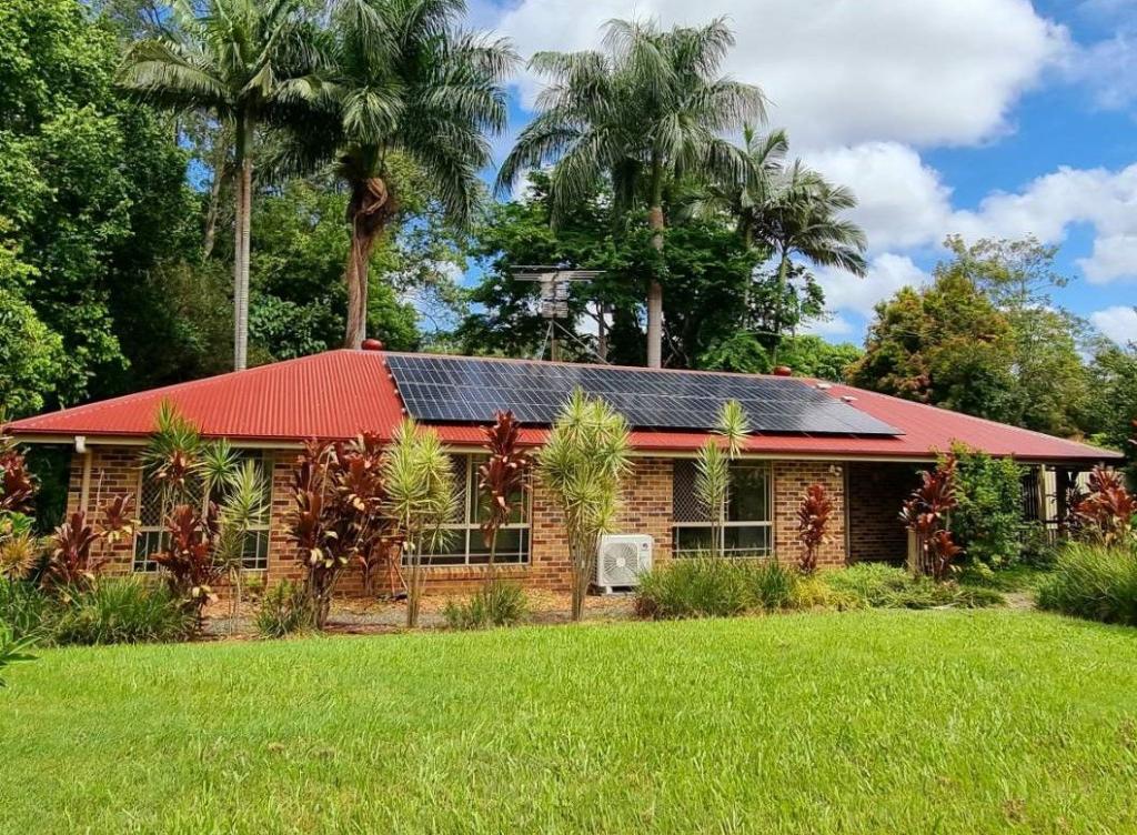 4 Allan Ave, Glass House Mountains, QLD 4518