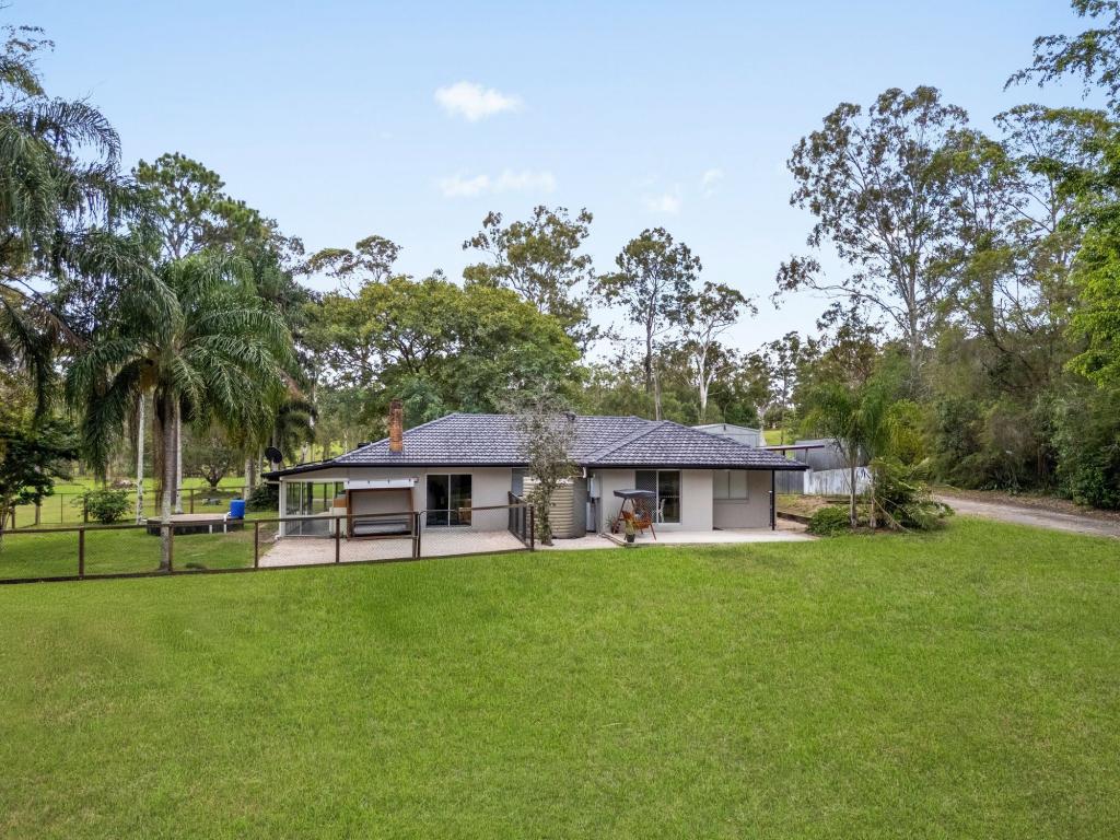 74-76 Lagoon Rd, Carbrook, QLD 4130