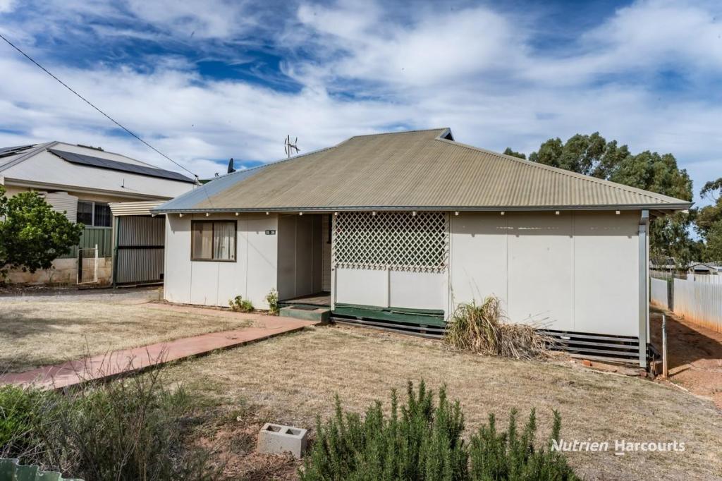36 Essex St, Northampton, WA 6535