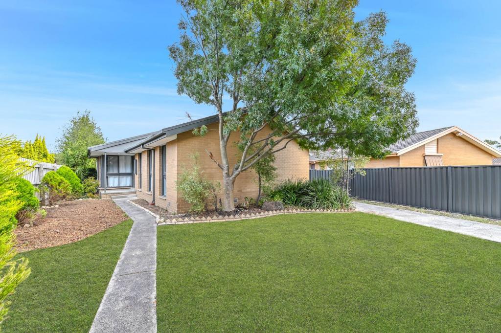 11 PIEDMONT CL, ENDEAVOUR HILLS, VIC 3802