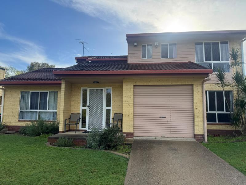 12 Timothy Esp, Beachmere, QLD 4510