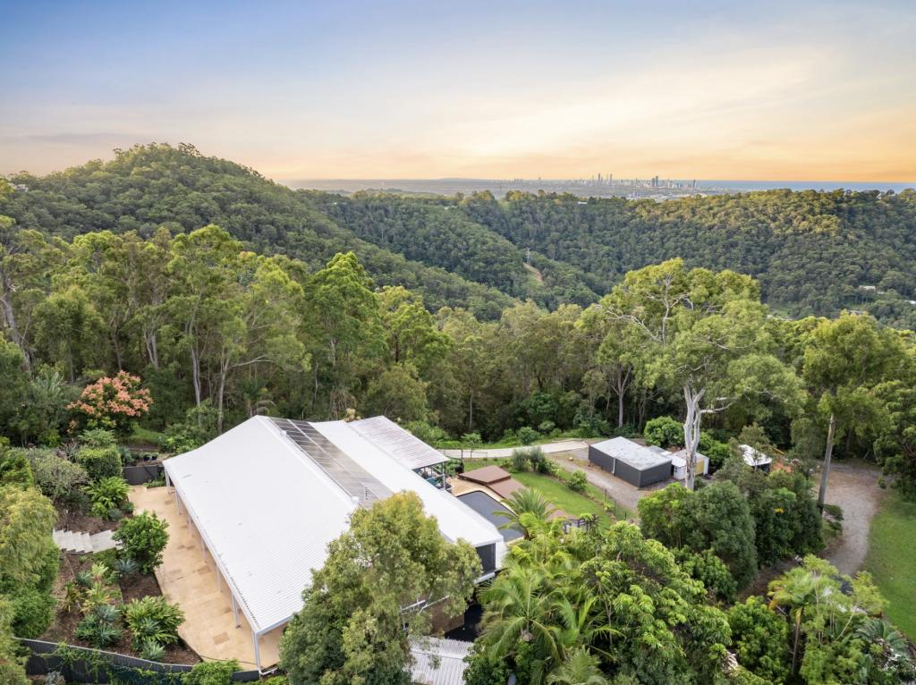 71 BRACKENFIELD CT, BONOGIN, QLD 4213
