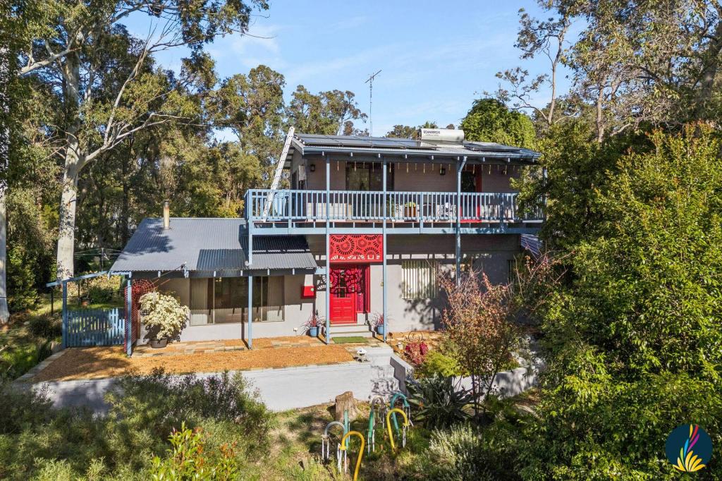 15 Hall Rd, Roleystone, WA 6111