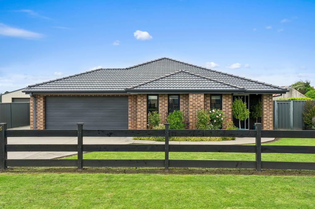 5 Stirling St, Cobden, VIC 3266