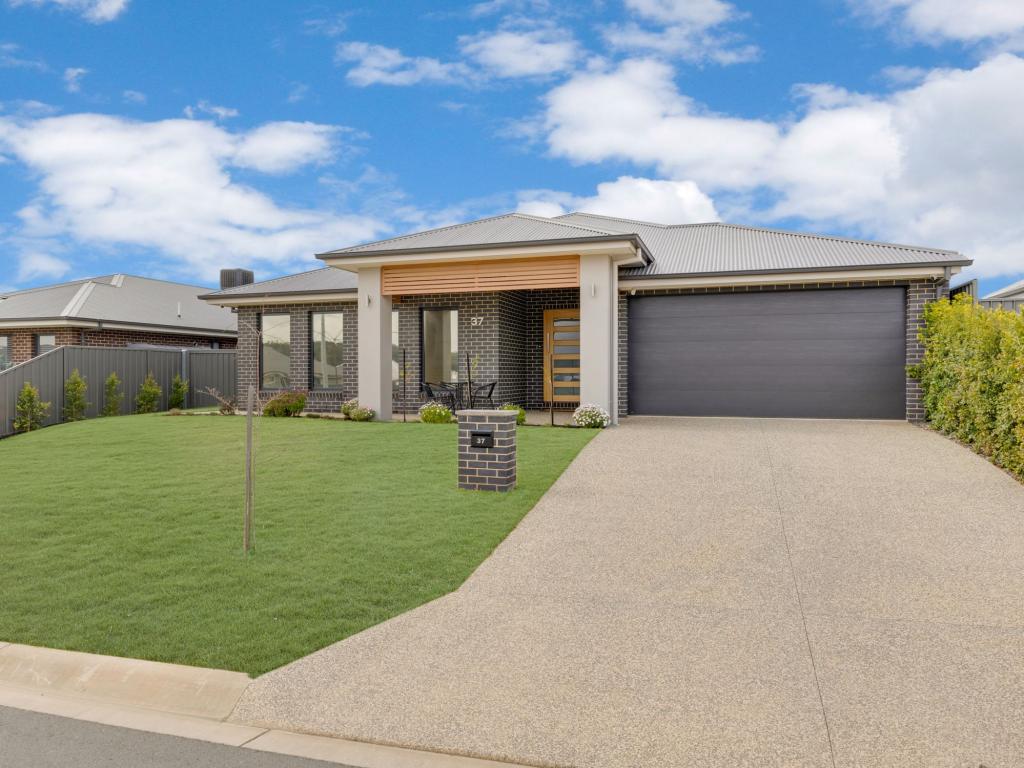 37 Sittella Way, Thurgoona, NSW 2640