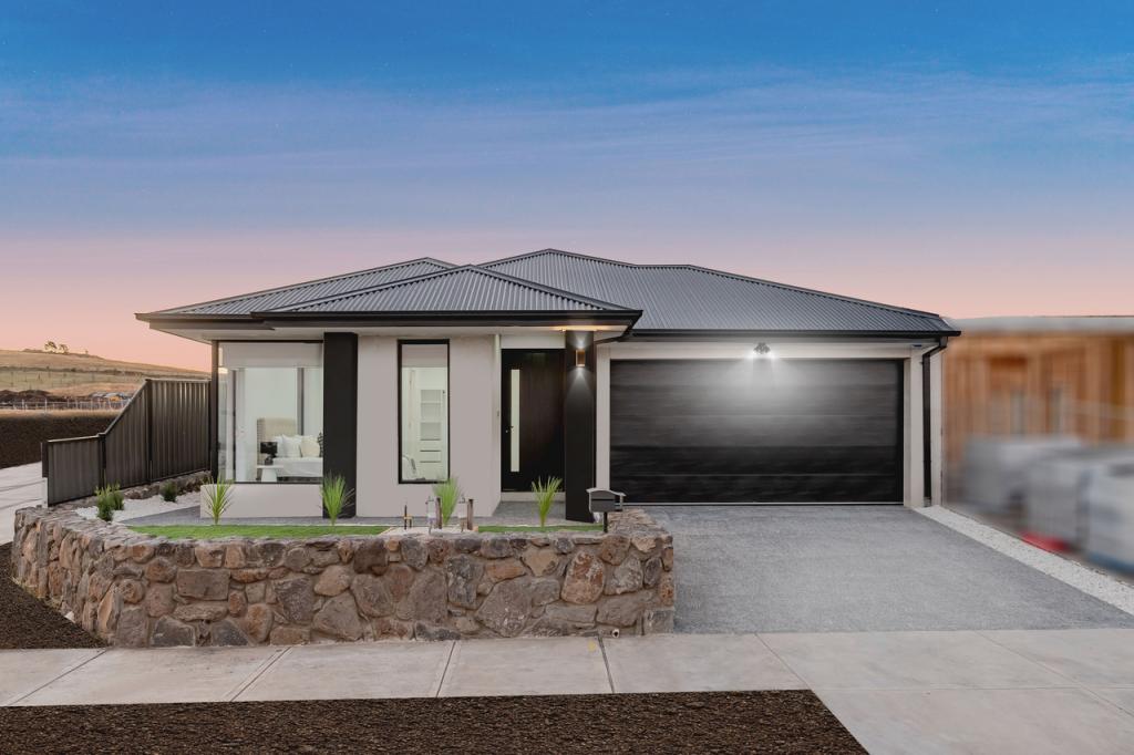 18 Coulee St, Craigieburn, VIC 3064