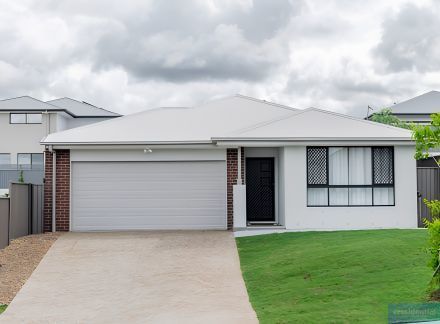 17 YORK RD, GREENBANK, QLD 4124