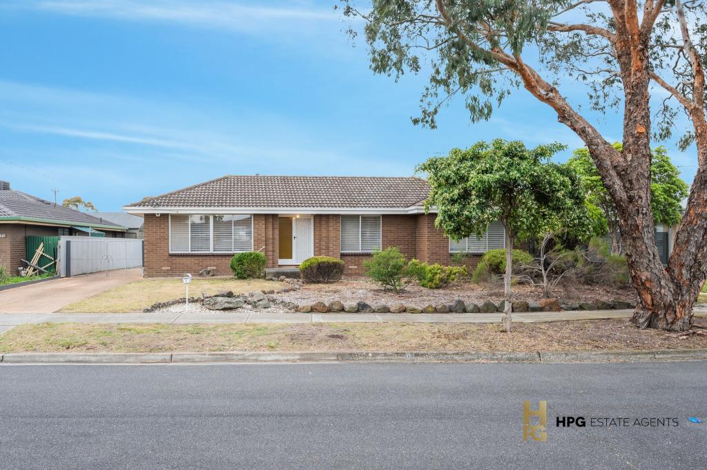 8 Ashton St, Sunbury, VIC 3429
