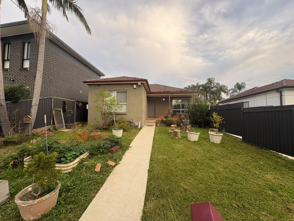 50 Fitzpatrick Cres, Casula, NSW 2170