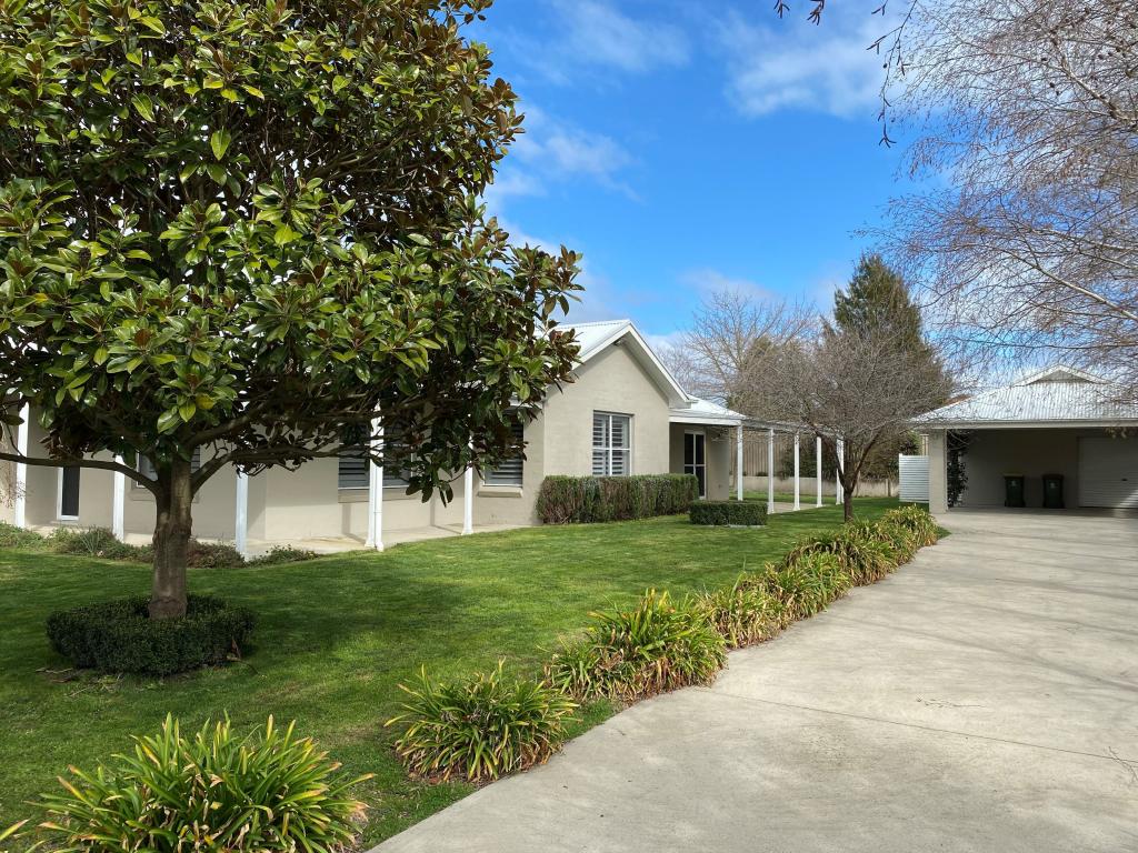 27 RAPHAEL ST, BLAYNEY, NSW 2799