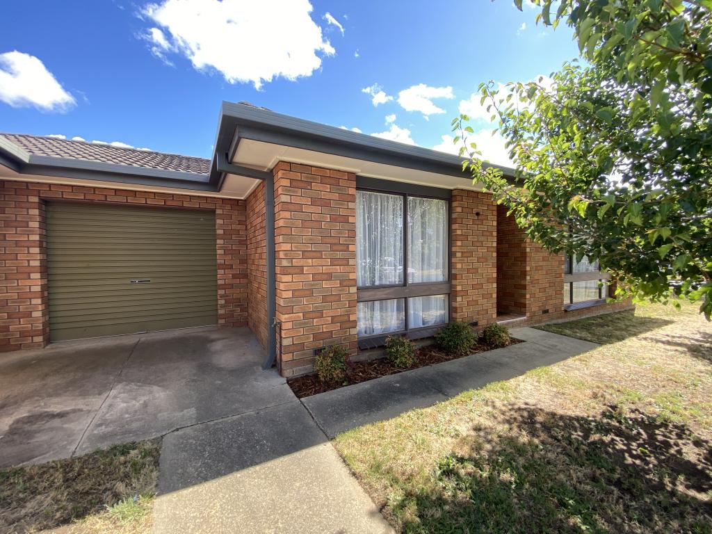 2/1 Burns Ct, West Wodonga, VIC 3690