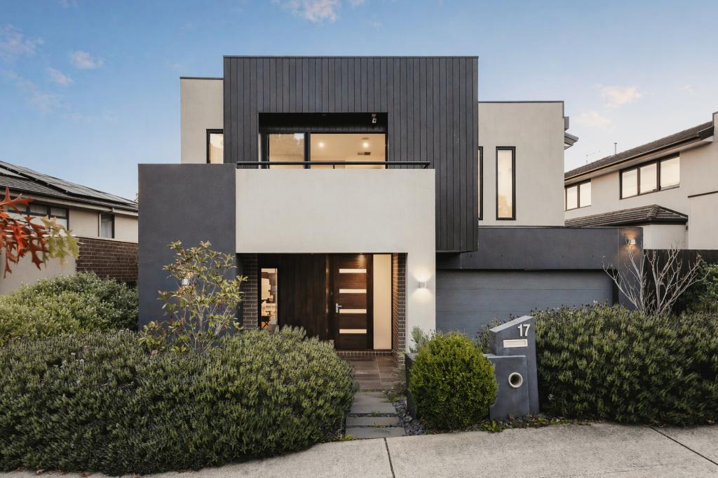 17 Heritage Bvd, Doncaster, VIC 3108