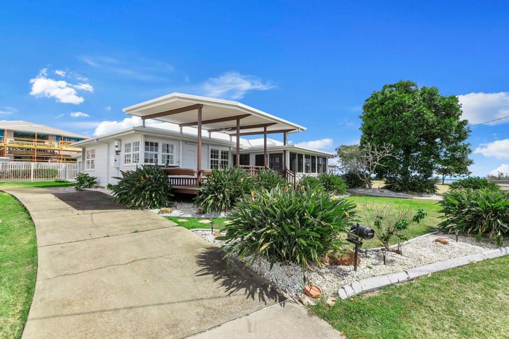 93 Esplanade, Point Vernon, QLD 4655