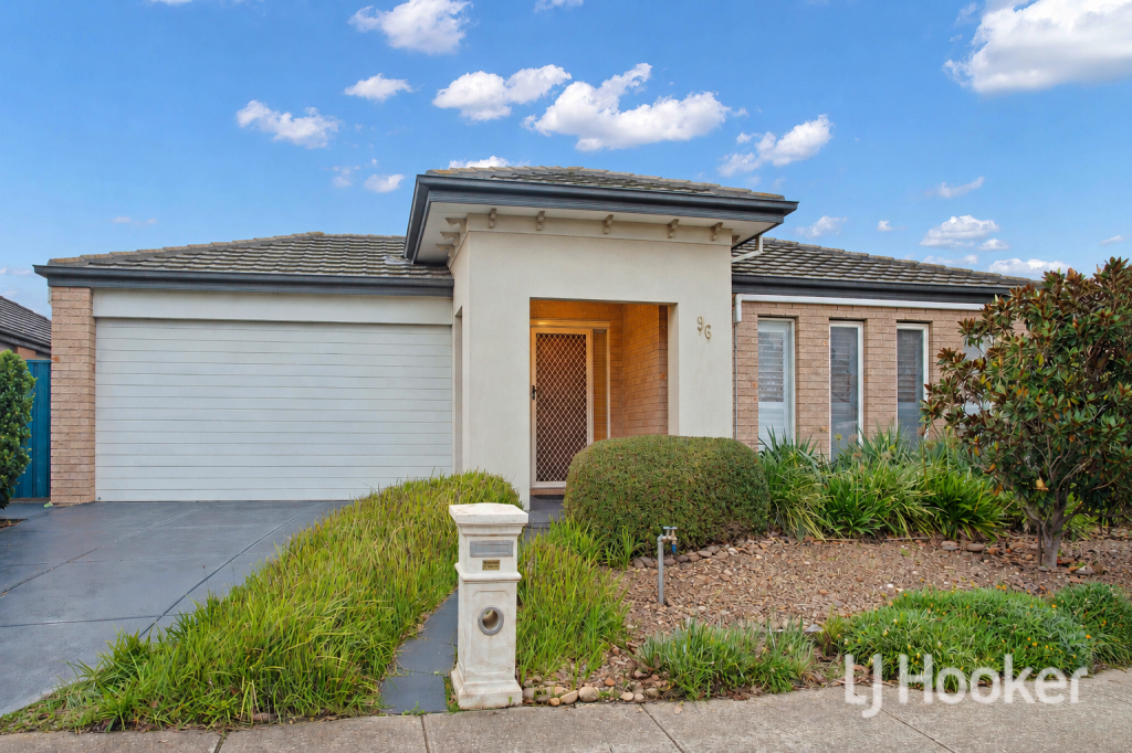 96 BLACK DOG DR, BROOKFIELD, VIC 3338