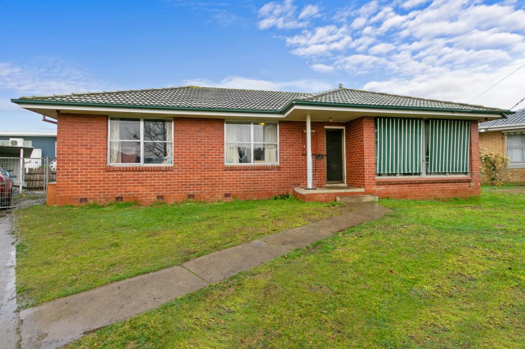 19 CHRISTIE CT, SALE, VIC 3850