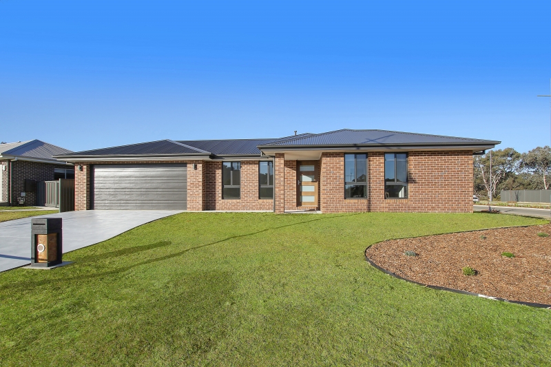 4 Hay Ct, Thurgoona, NSW 2640