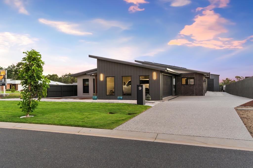 9 Beverley Bvd, Parkhurst, QLD 4702