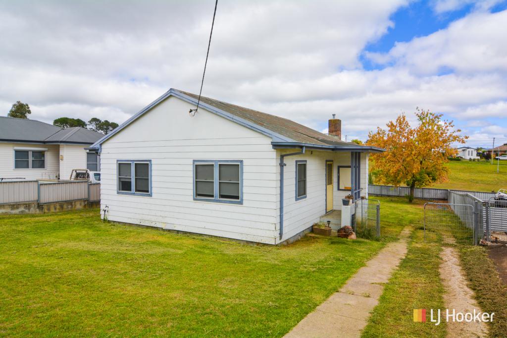 37 OXLEY PL, LITHGOW, NSW 2790