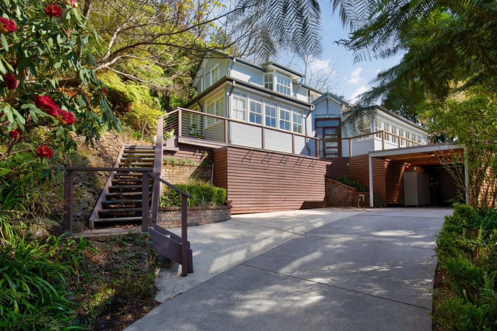 35 Blaxland Rd, Wentworth Falls, NSW 2782