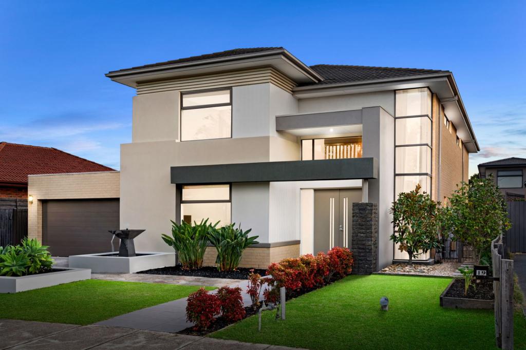 19 THE HIGHWAY, BENTLEIGH, VIC 3204