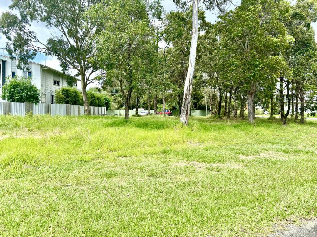 36-38 Camena St, Macleay Island, QLD 4184