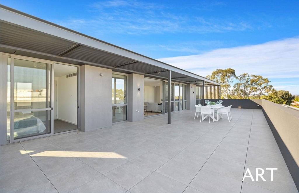 302/9 Bradshaw Cres, Manning, WA 6152