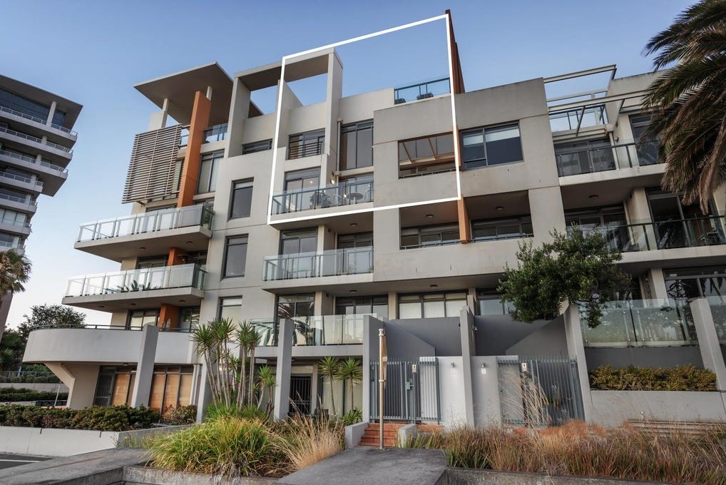 302/2 PIER ST, PORT MELBOURNE, VIC 3207