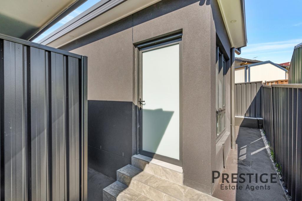 27a Derwent Pl, Bossley Park, NSW 2176