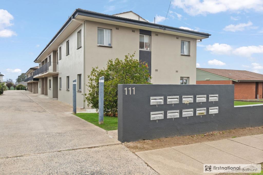 1/111 LAMBERT ST, BATHURST, NSW 2795