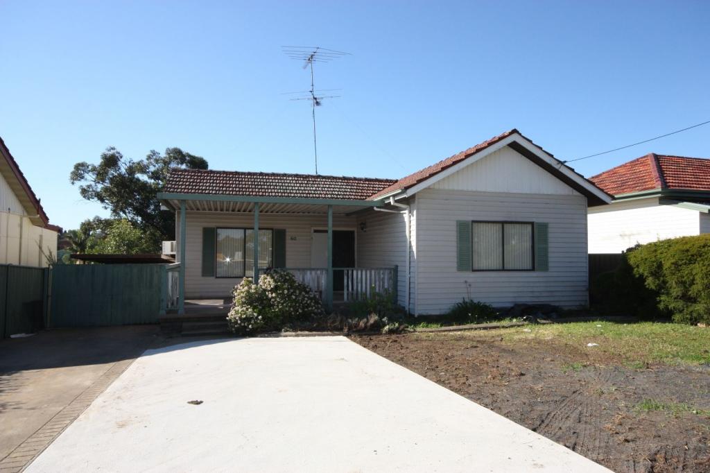 60 Bradbury Ave, Campbelltown, NSW 2560