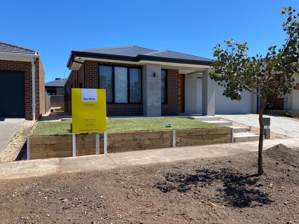 42 Truffle Cct, Manor Lakes, VIC 3024