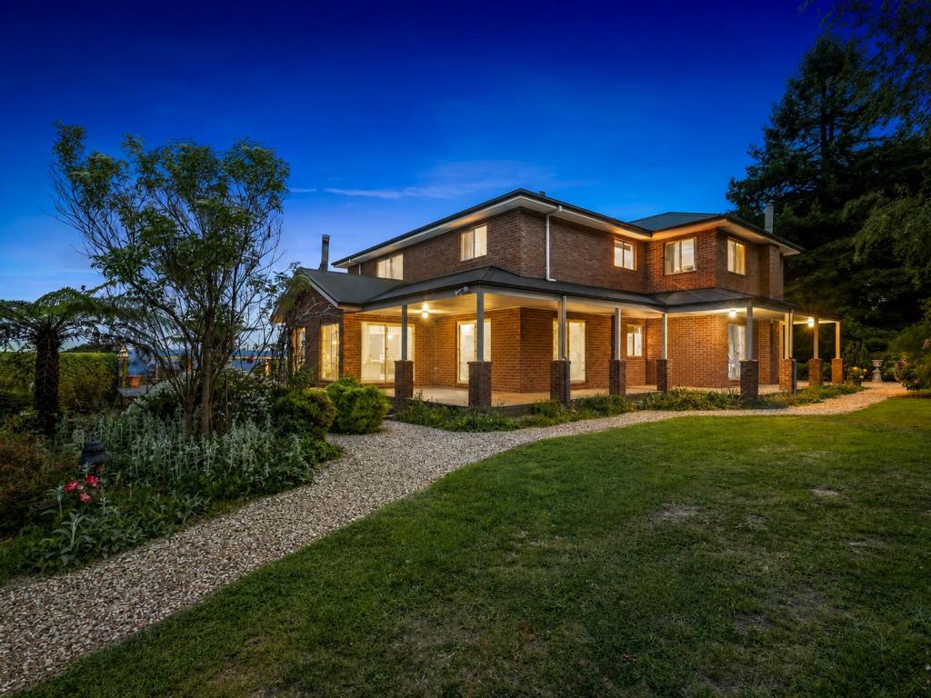 486 Extons Rd, Kinglake Central, VIC 3757
