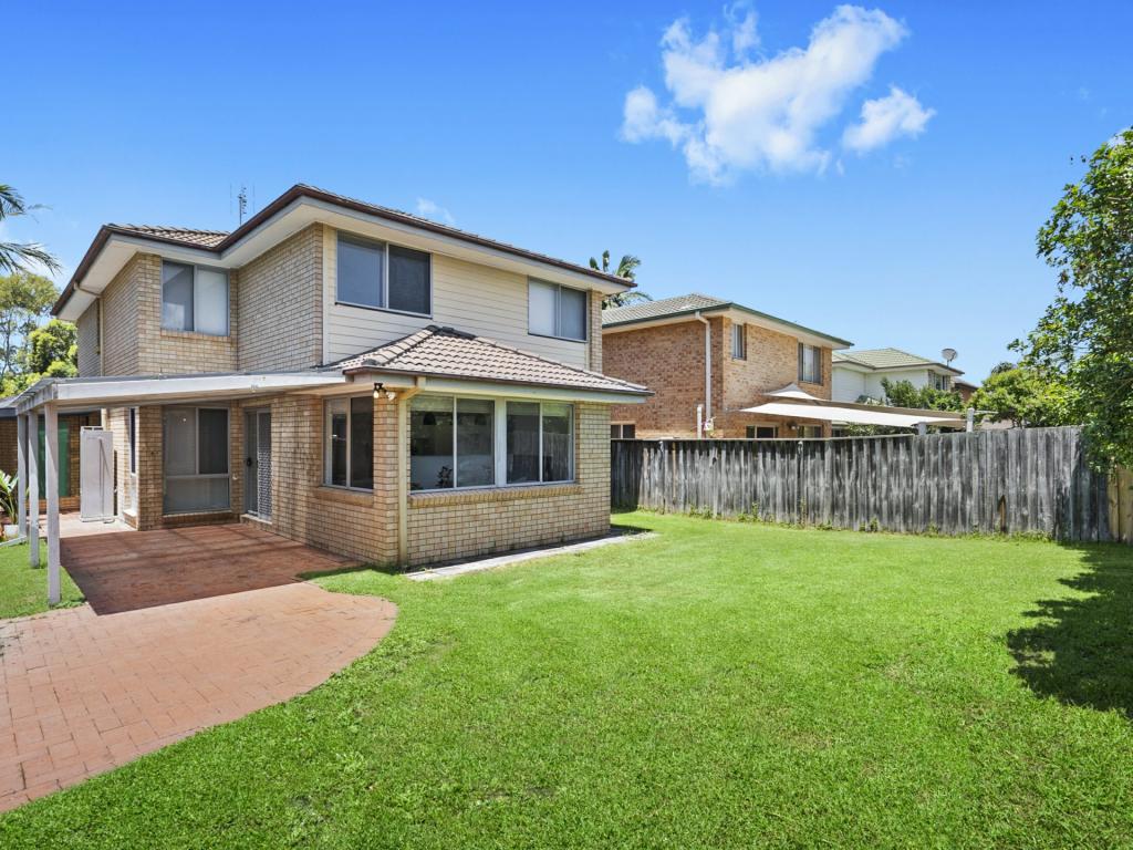 4 Waterside Gr, Warriewood, NSW 2102