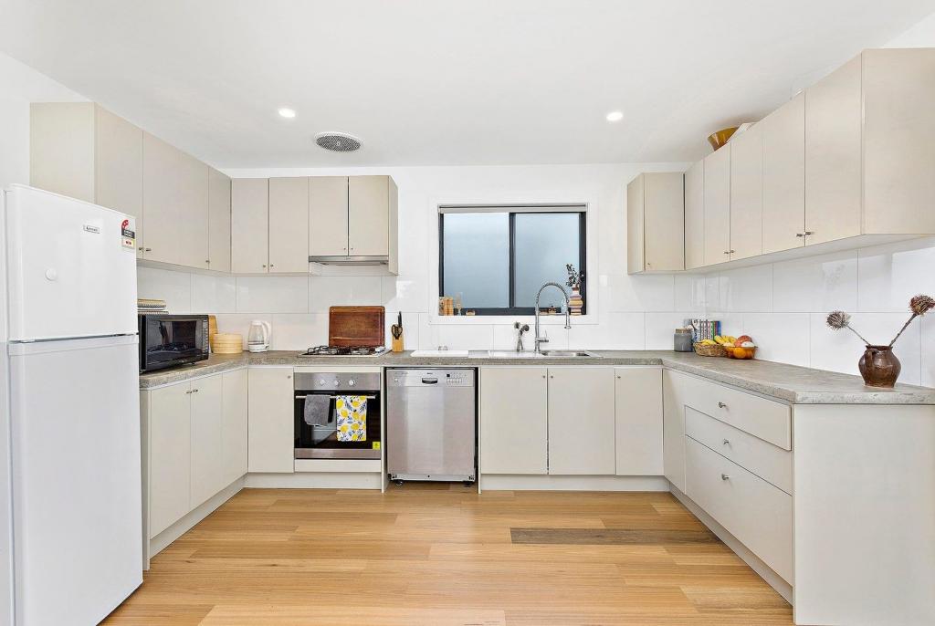 218a Farmborough Rd, Farmborough Heights, NSW 2526