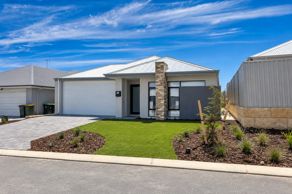 4 Bruny Rd, Eglinton, WA 6034