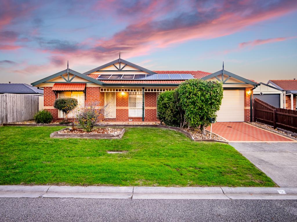 8 Reginald Ct, Cranbourne West, VIC 3977