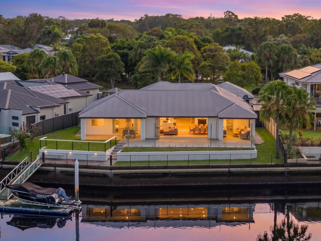 102 Cosmos Ave, Banksia Beach, QLD 4507