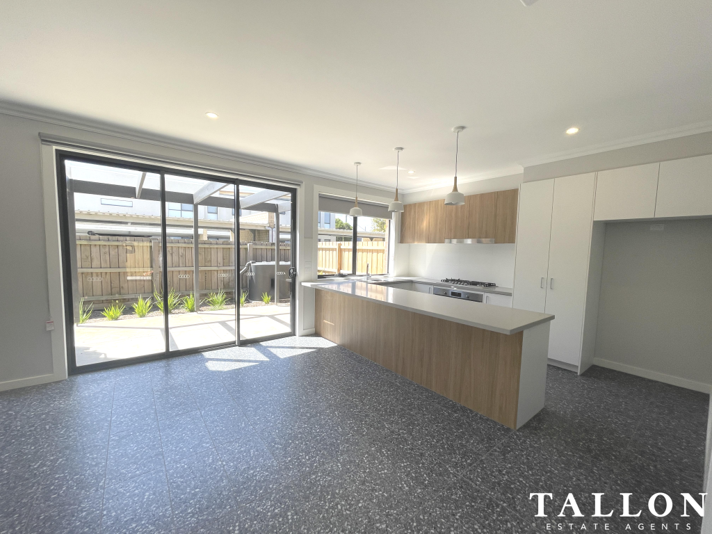 2/6 Queen St, Hastings, VIC 3915