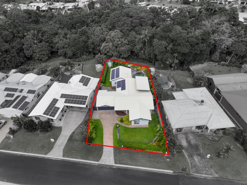 17 Strathmore Ct, Mooroobool, QLD 4870