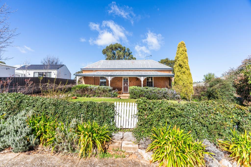 120 Bank St, Molong, NSW 2866