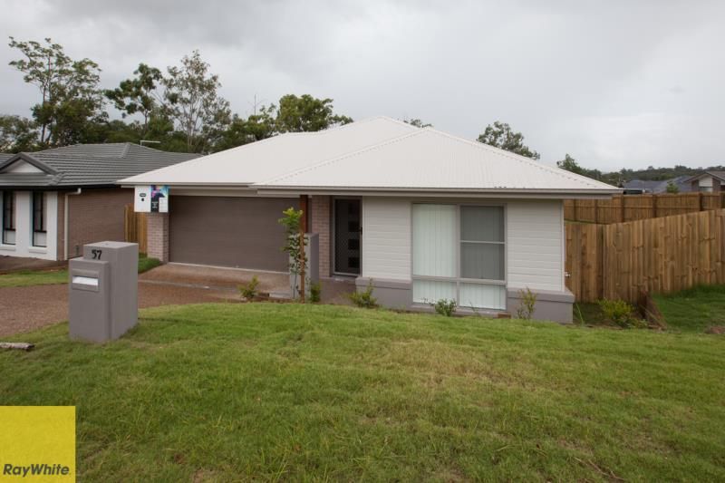 8 Essington Mews, Leichhardt, QLD 4305