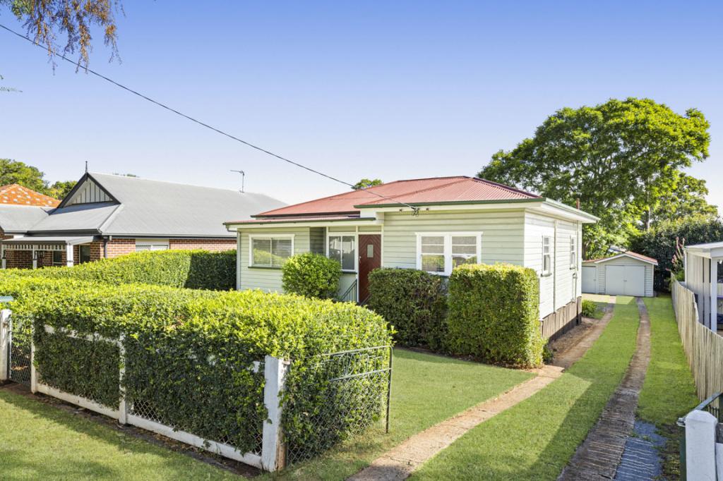 28 Collins St, Mount Lofty, QLD 4350