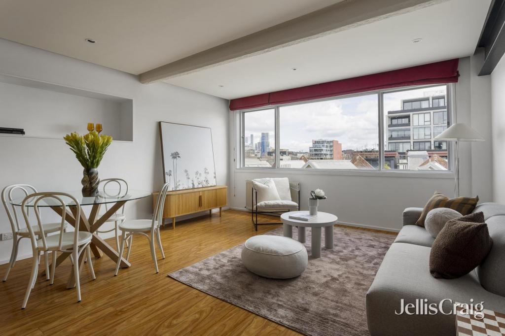 17 Macrobertsons Cl, Fitzroy, VIC 3065