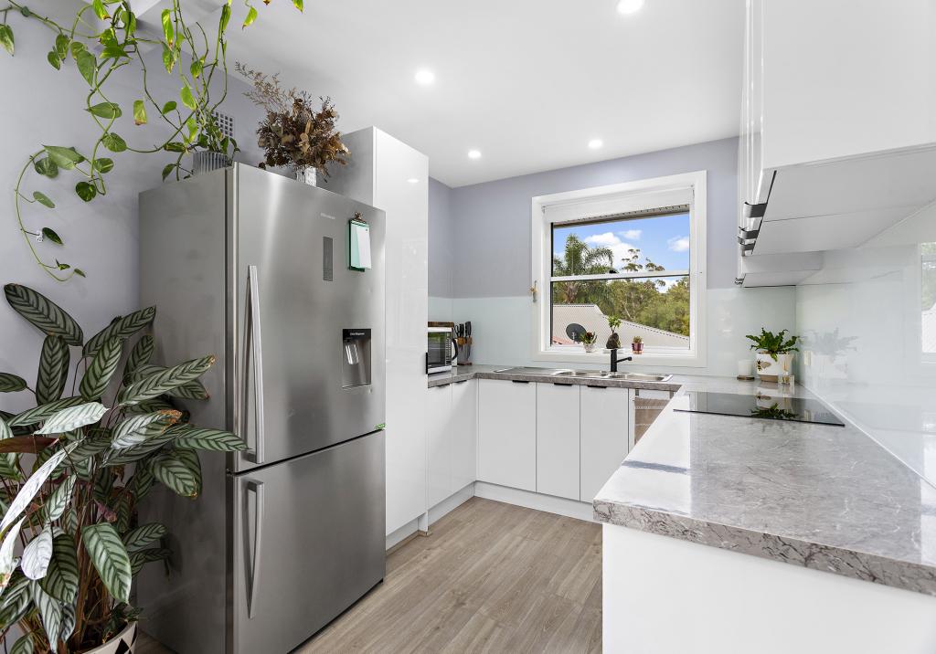4 Kotara Cres, Unanderra, NSW 2526