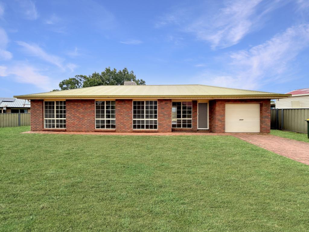 11 Robinson Ave, Dubbo, NSW 2830