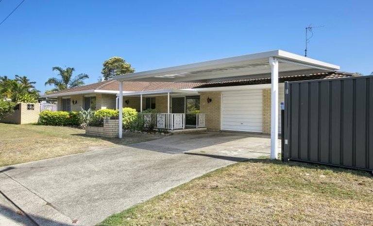 53 Deagon Dr, Runaway Bay, QLD 4216