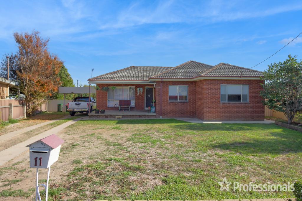 11 Bungown Pl, Mount Austin, NSW 2650