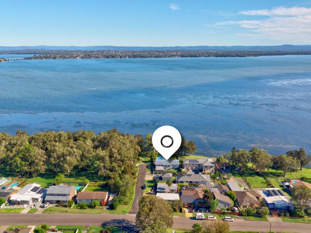 2a Seventh Ave, Toukley, NSW 2263