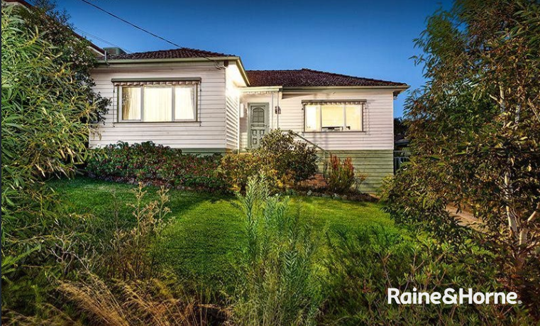 18 Kerr Ave, Oak Park, VIC 3046